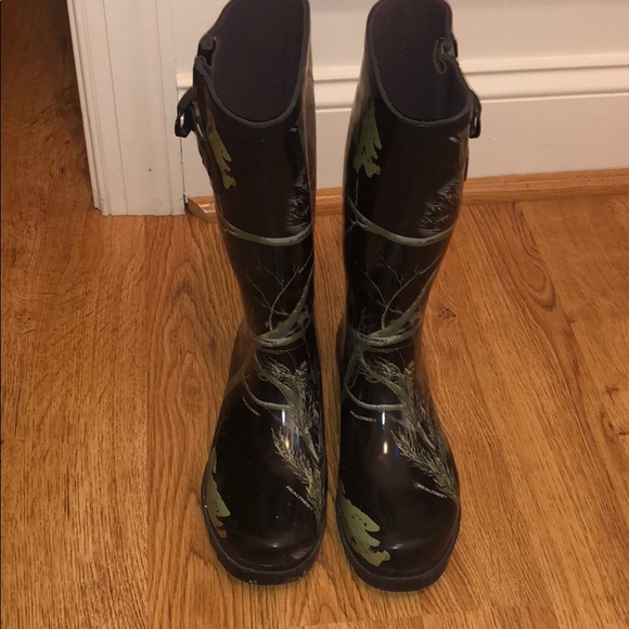 Realtree Girl Rain Boots☔️ - Picture 2 of 6